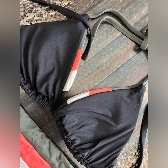 BECCA Mia Circuit color block bikini top D bottom small. Stripe - Picture 3 of 7